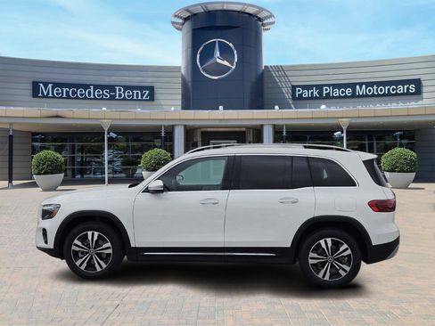 Certified 2025 Mercedes-Benz GLB 250 image 3