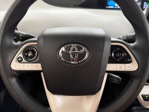 Used 2018 Toyota Prius Two image 23