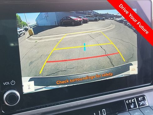Used 2025 Toyota Camry SE w/ Convenience Package FWD image 11