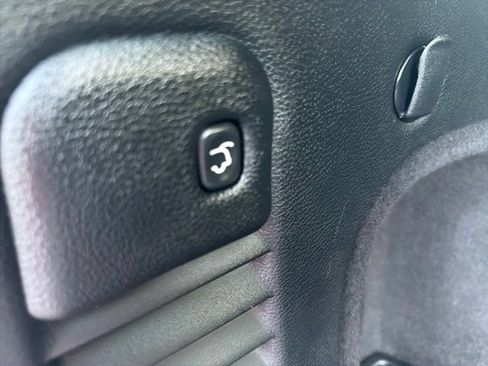 Used 2017 Jeep Grand Cherokee Altitude RWD image 17