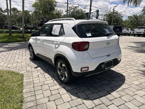 Used 2025 Hyundai Venue SEL FWD image 35
