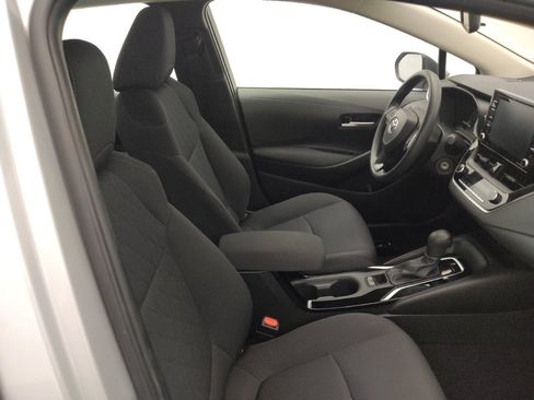 Used 2021 Toyota Corolla LE image 21