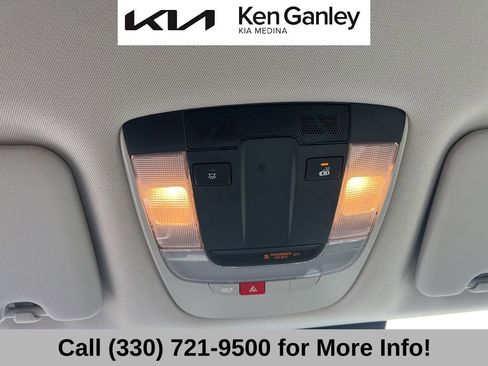 Used 2025 Kia Sportage EX image 41