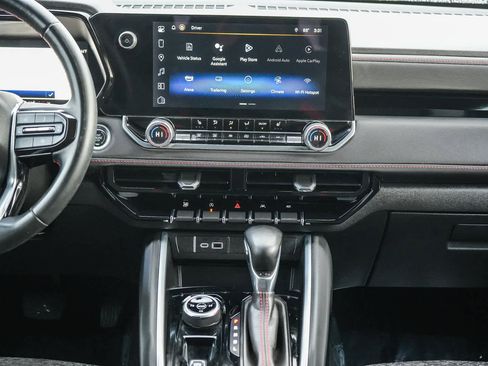 Used 2024 Chevrolet Colorado Z71 w/ Z71 Convenience Package 2 image 13