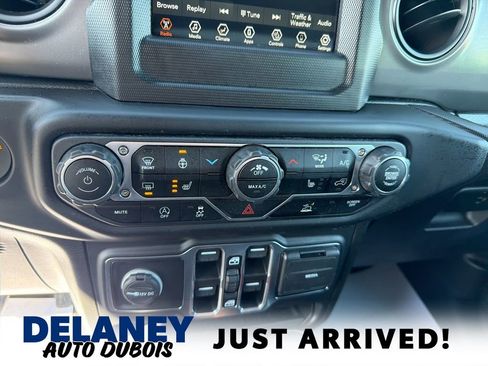 Used 2023 Jeep Wrangler Sport S image 25