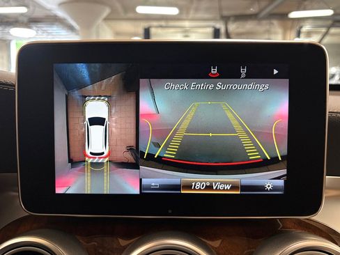 Used 2019 Mercedes-Benz GLC 300 4MATIC image 20