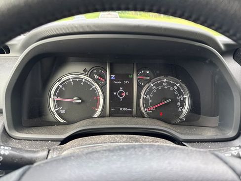 Used 2022 Toyota 4Runner TRD Off-Road Premium AWD/4WD image 26