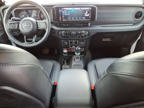 Used 2024 Jeep Wrangler Unlimited Rubicon 4xe AWD/4WD image 18