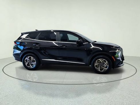 Certified 2024 Kia Sportage LX FWD image 7