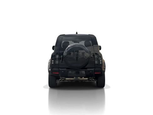 Certified 2025 Land Rover Defender 110 V8 AWD/4WD image 7