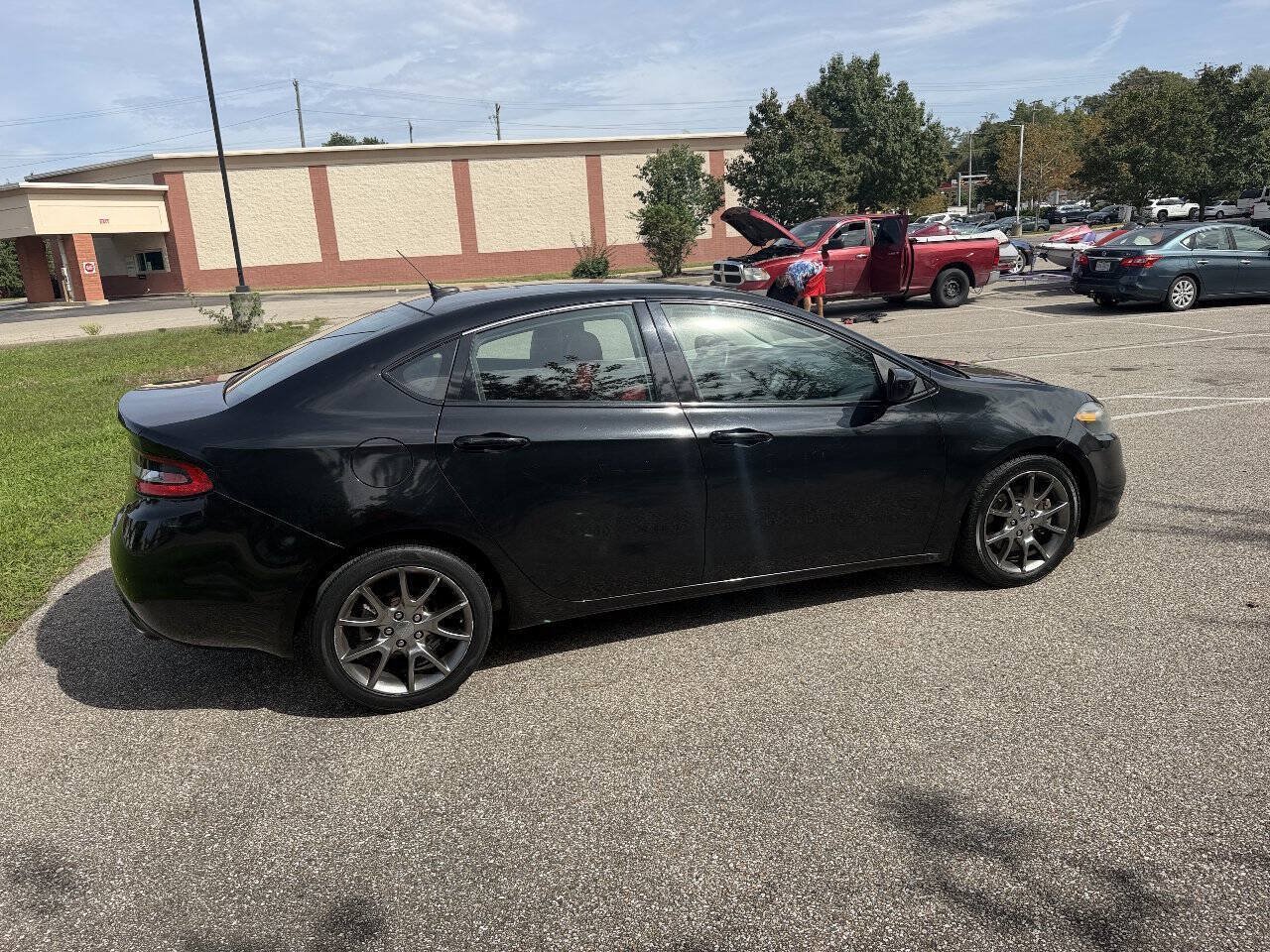 Used 2013 Dodge Dart SXT FWD image 2