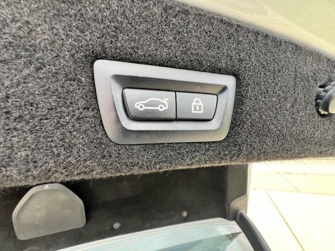 Used 2019 BMW 740e xDrive 740e xDrive iPerformance AWD 4 w/ Executive Package image 45