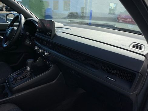 Certified 2025 Honda CR-V Sport image 34