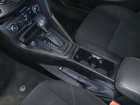 Used 2018 Ford Focus SE image 26