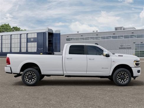 Used 2026 RAM 3500 Longhorn AWD/4WD image 12