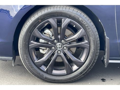 Used 2022 Toyota Sienna XSE image 43