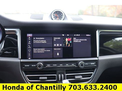 Used 2021 Porsche Macan Base image 14