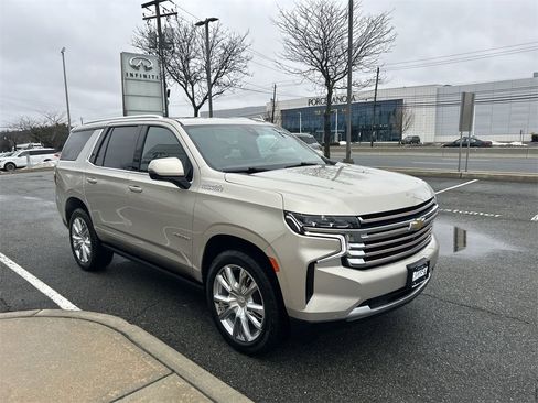Used 2021 Chevrolet Tahoe High Country w/ Premium Package image 2
