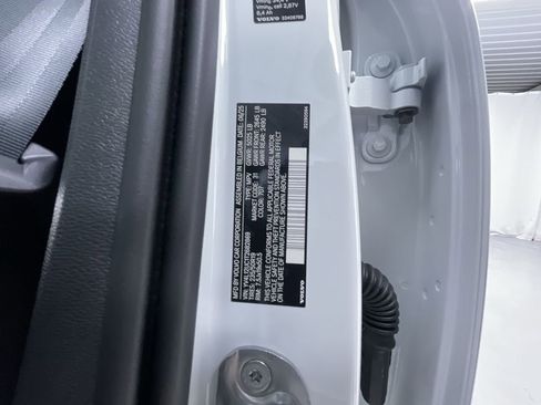 New 2026 Volvo XC40 B5 Plus w/ Protection Package Premier image 25