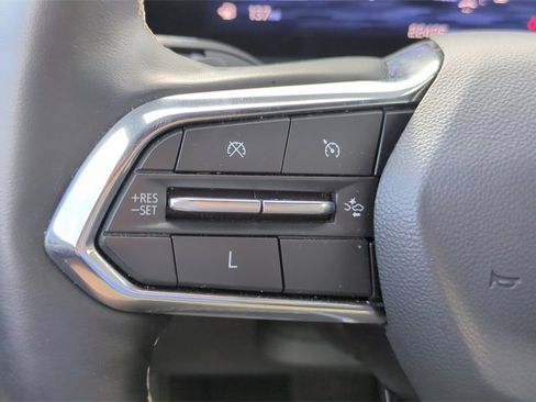 Used 2025 Chevrolet Traverse LT image 22