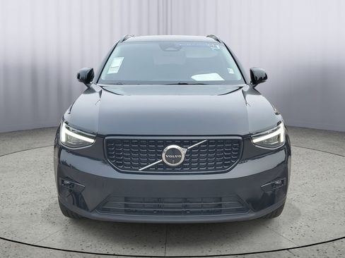 Certified 2026 Volvo XC40 B4 Plus w/ Protection Package Premier image 9