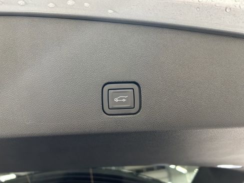 Used 2024 Cadillac XT6 Sport image 31