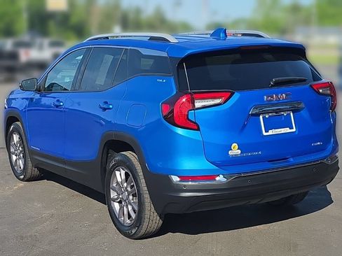 Used 2024 GMC Terrain SLT w/ LPO, Floor Liner Package AWD/4WD image 5