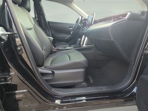 Used 2022 Toyota Corolla Cross XLE image 13