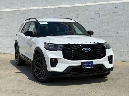 Certified 2025 Ford Explorer ST AWD/4WD image 3