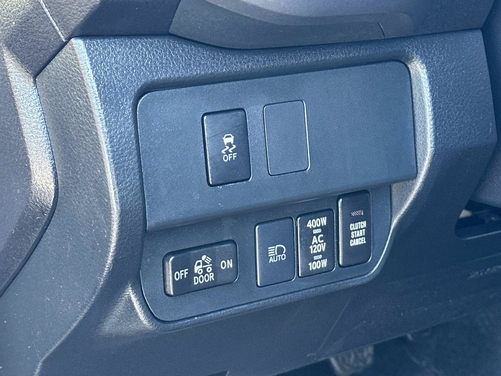 Used 2023 Toyota Tacoma TRD Off-Road AWD/4WD image 21