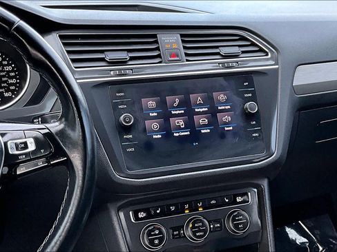 Used 2021 Volkswagen Tiguan SE R-Line image 6