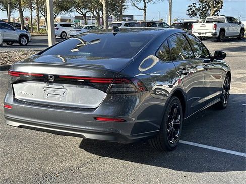 New 2025 Honda Accord SE image 3