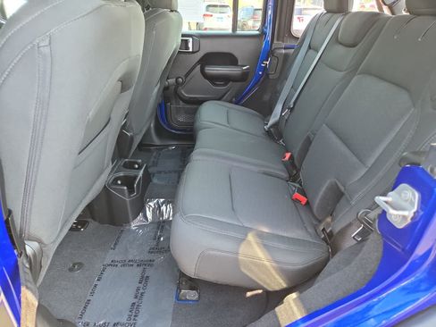 Used 2018 Jeep Wrangler Unlimited Sport AWD/4WD image 21