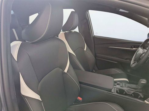 Used 2025 Toyota Camry SE FWD image 32