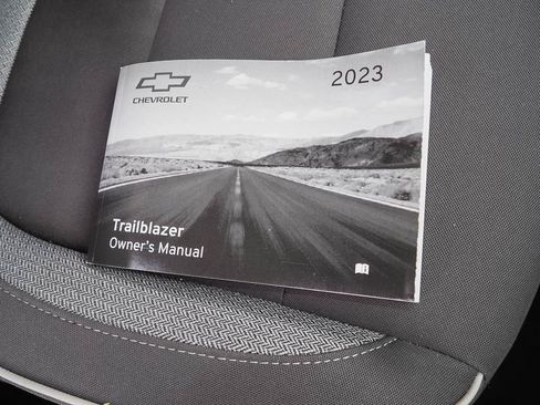Certified 2023 Chevrolet TrailBlazer LT FWD image 40