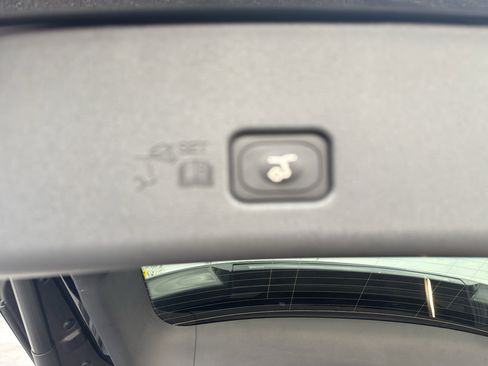 Used 2025 Lincoln Nautilus Premier w/ Jet Appearance Package AWD/4WD image 10