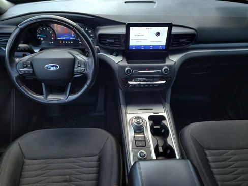 Used 2020 Ford Explorer XLT w/ Comfort Package image 14