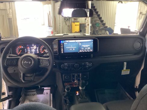 New 2026 Jeep Wrangler Unlimited Rubicon AWD/4WD image 14