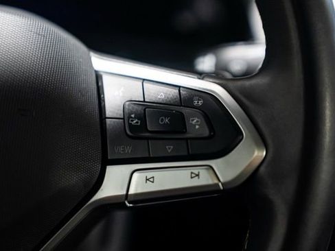 Used 2025 Volkswagen Atlas Cross Sport SE image 21