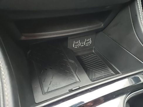 Used 2025 Chrysler Pacifica Limited image 59