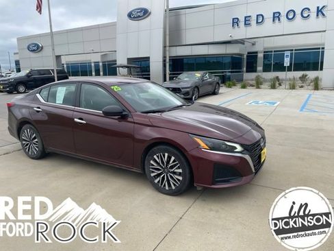 Used 2025 Nissan Altima 2.5 SV FWD image 1