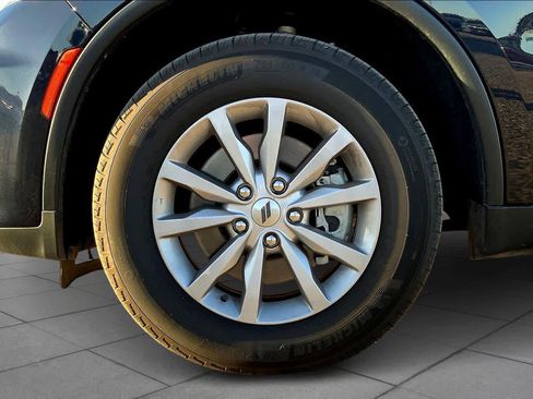 Used 2024 Dodge Durango SXT w/ 3rd Row Seating Group image 17