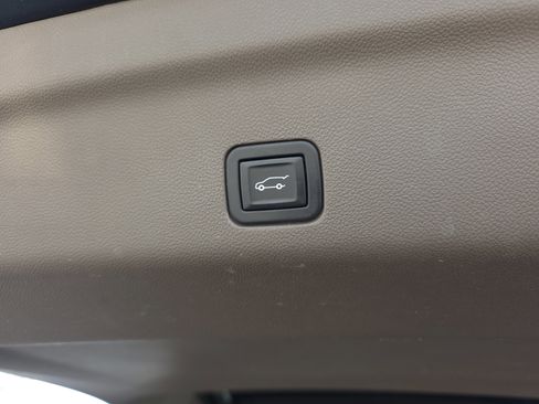 Used 2022 GMC Yukon Denali w/ Denali Ultimate Package image 38