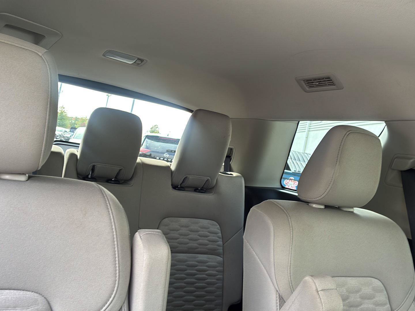 Used 2022 Nissan Pathfinder SV w/ SV Premium Package AWD/4WD image 16