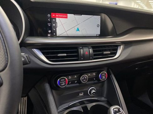 Used 2024 Alfa Romeo Stelvio Ti w/ Performance Driving Package image 10