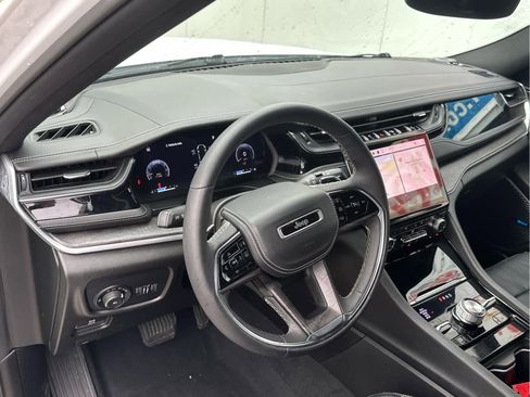 Used 2023 Jeep Grand Cherokee L Overland AWD/4WD image 28