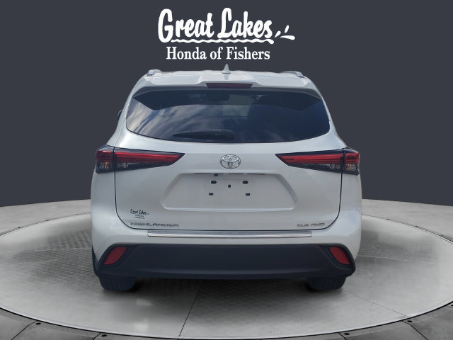 Used 2023 Toyota Highlander XLE AWD/4WD image 4