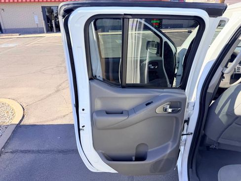 Used 2019 Nissan Frontier SV AWD/4WD image 17