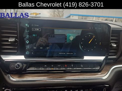 Certified 2025 Chevrolet Silverado 1500 LT AWD/4WD image 10