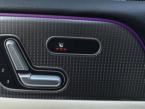 Used 2021 Mercedes-Benz GLB 250 4MATIC w/ Premium Package image 29